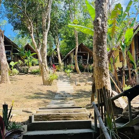Koh Mook Mountain View Hotel Exterior photo