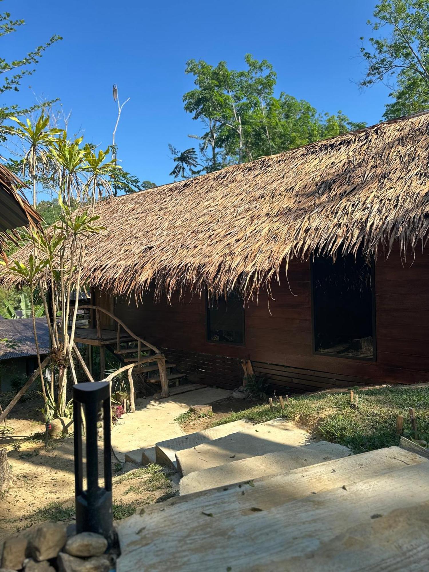 Koh Mook Mountain View Hotel Exterior photo