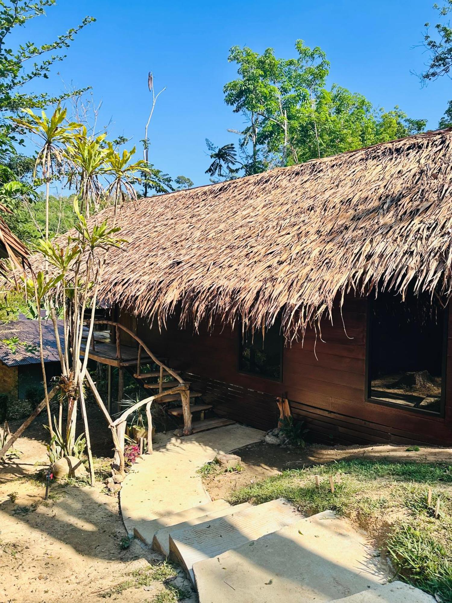 Koh Mook Mountain View Hotel Exterior photo